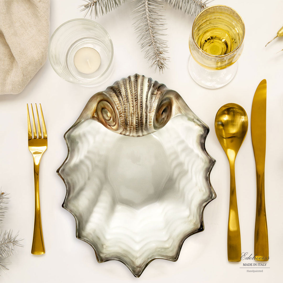 Small Scalloped Serving Shell