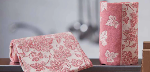 Canaiola Red Leafs Hand Towel
